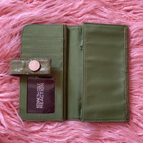 Kenneth Cole Wallet - Picture 3 of 5